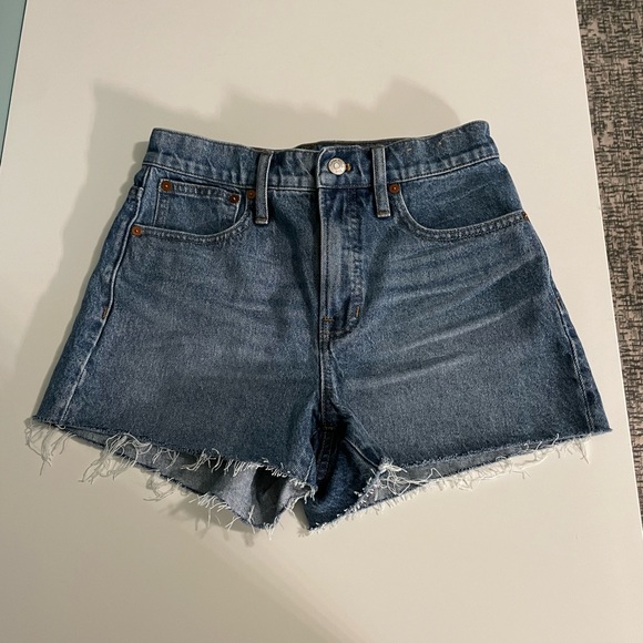 Madewell Perfect Jean Short medium wash - Picture 2 of 6